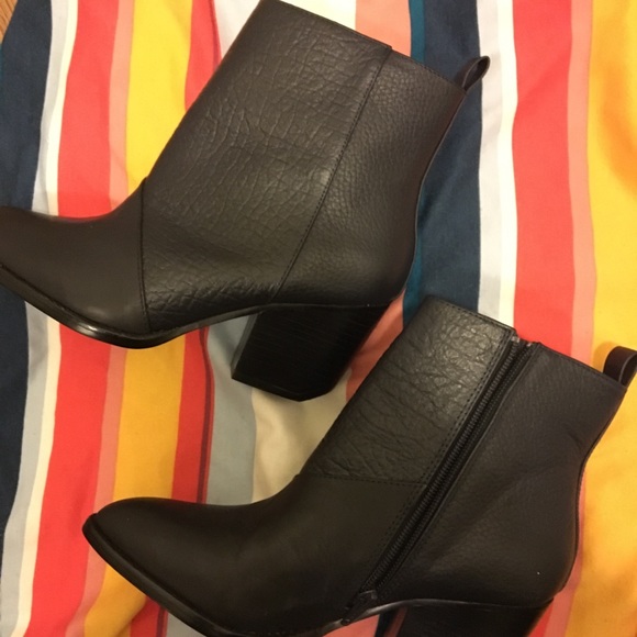 ShoeMint booties - Picture 2 of 2